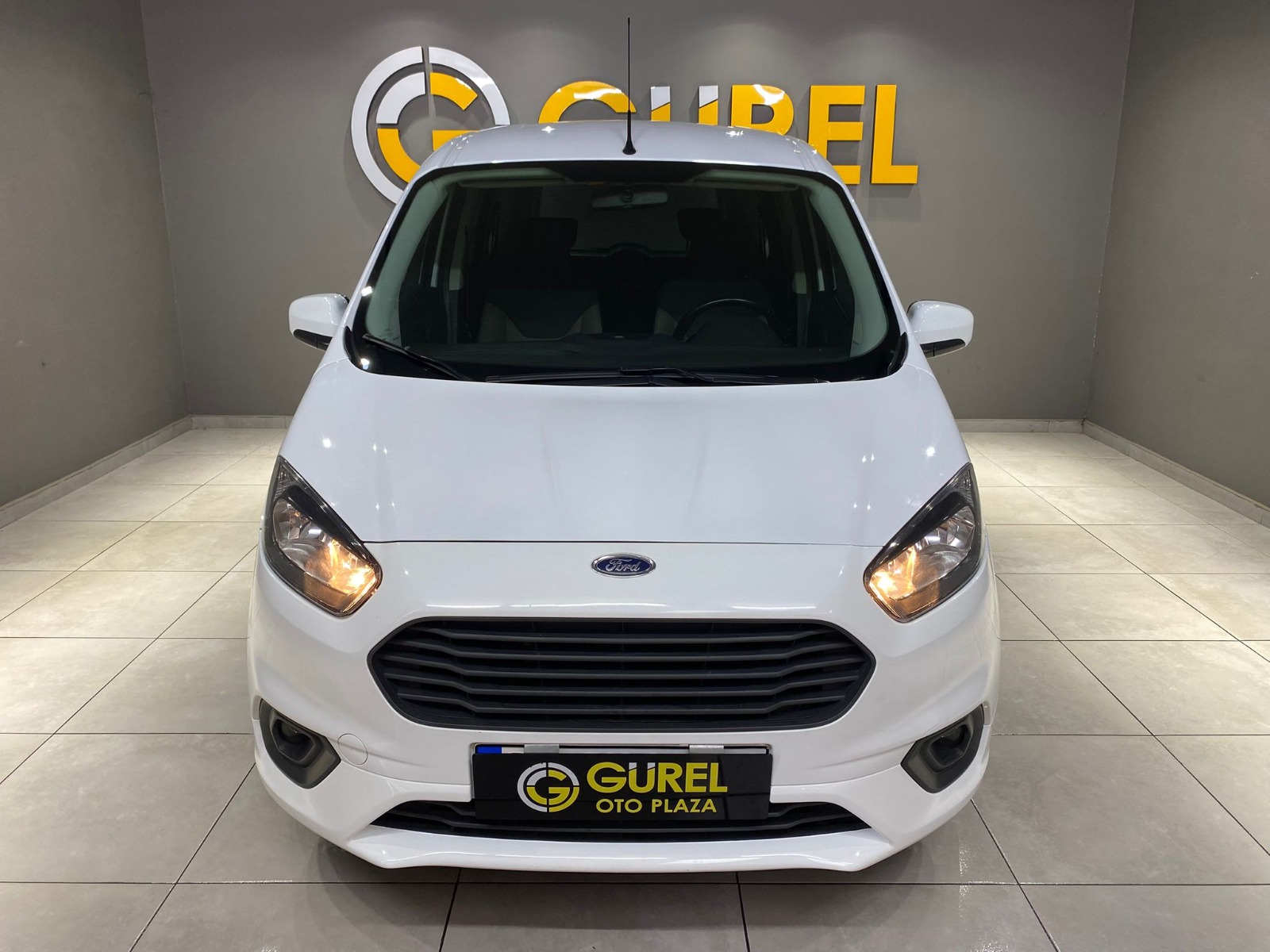 2022 Dizel Manuel Ford Tourneo Courier Beyaz Gürel Tasarım Aksesuar Otomotiv San. Tic. Ltd. Şti.
