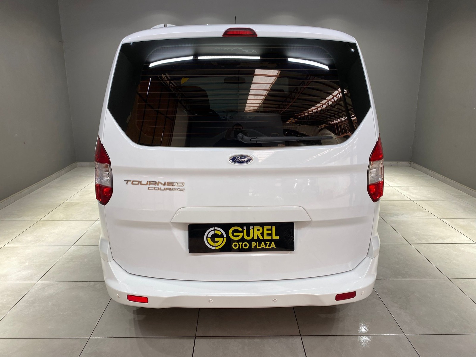 2022 Dizel Manuel Ford Tourneo Courier Beyaz Gürel Tasarım Aksesuar Otomotiv San. Tic. Ltd. Şti.
