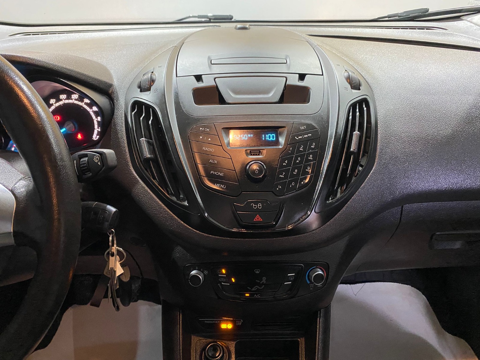 2022 Dizel Manuel Ford Tourneo Courier Beyaz Gürel Tasarım Aksesuar Otomotiv San. Tic. Ltd. Şti.