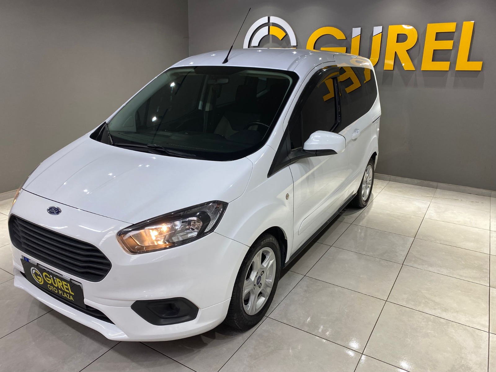 2022 Dizel Manuel Ford Tourneo Courier Beyaz Gürel Tasarım Aksesuar Otomotiv San. Tic. Ltd. Şti.