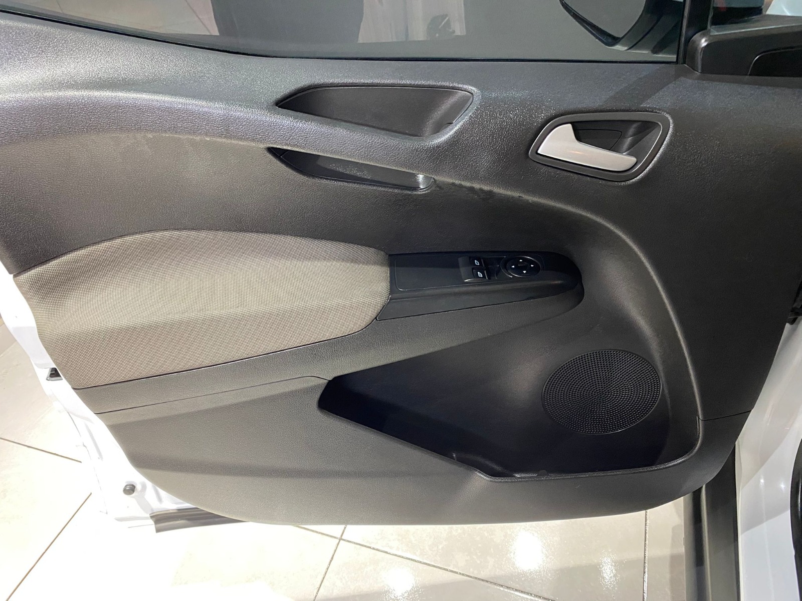 2022 Dizel Manuel Ford Tourneo Courier Beyaz Gürel Tasarım Aksesuar Otomotiv San. Tic. Ltd. Şti.