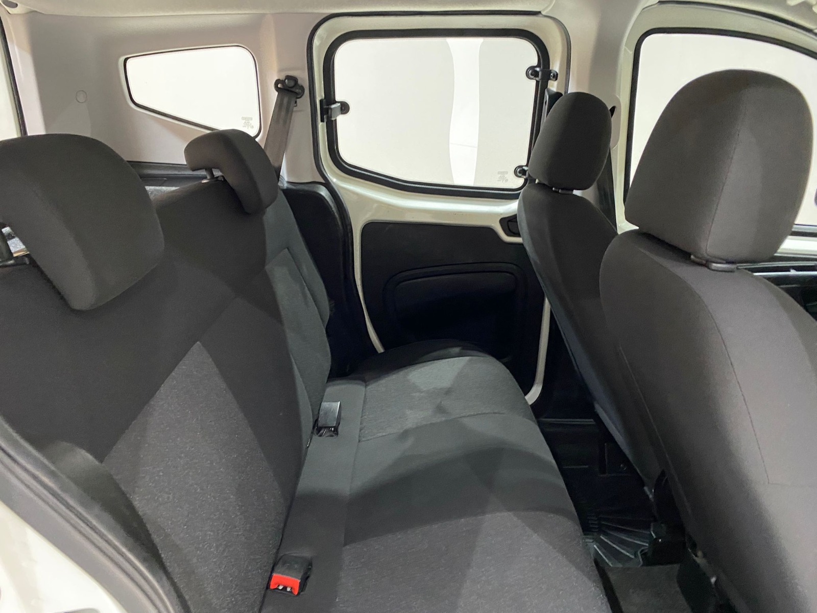 2024 Dizel Manuel Fiat Fiorino Combi Beyaz Gürel Tasarım Aksesuar Otomotiv San. Tic. Ltd. Şti.