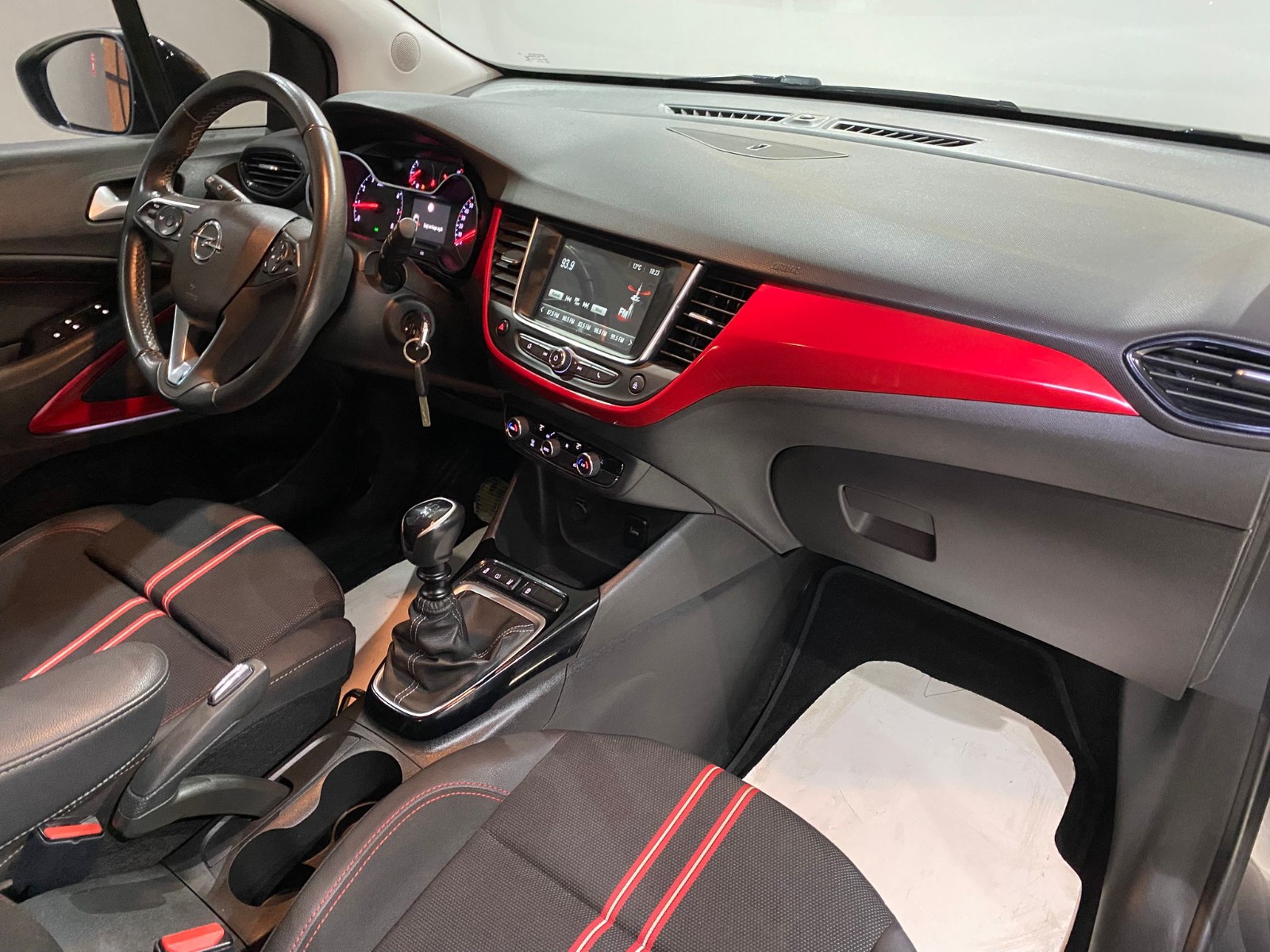 2022 Benzin Manuel Opel Crossland Gri Gürel Tasarım Aksesuar Otomotiv San. Tic. Ltd. Şti.