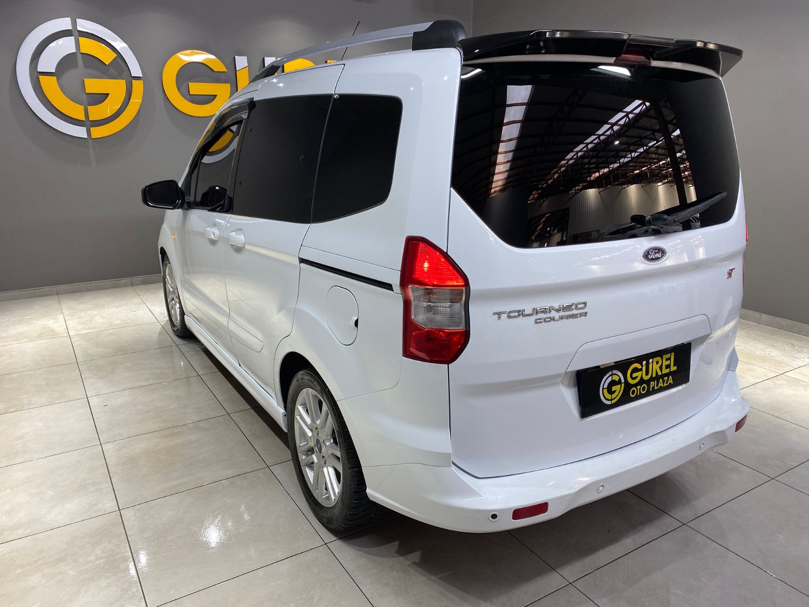 2021 Dizel Manuel Ford Tourneo Courier Beyaz Gürel Tasarım Aksesuar Otomotiv San. Tic. Ltd. Şti.