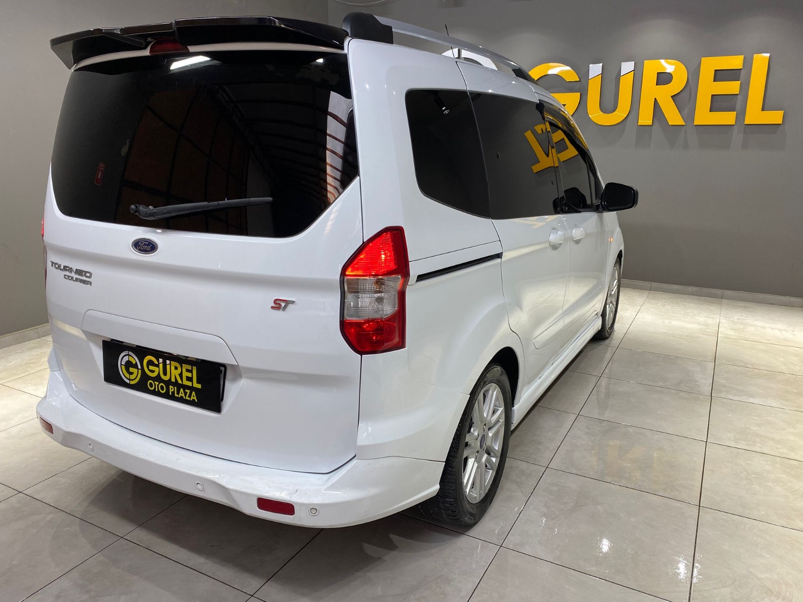 2021 Dizel Manuel Ford Tourneo Courier Beyaz Gürel Tasarım Aksesuar Otomotiv San. Tic. Ltd. Şti.