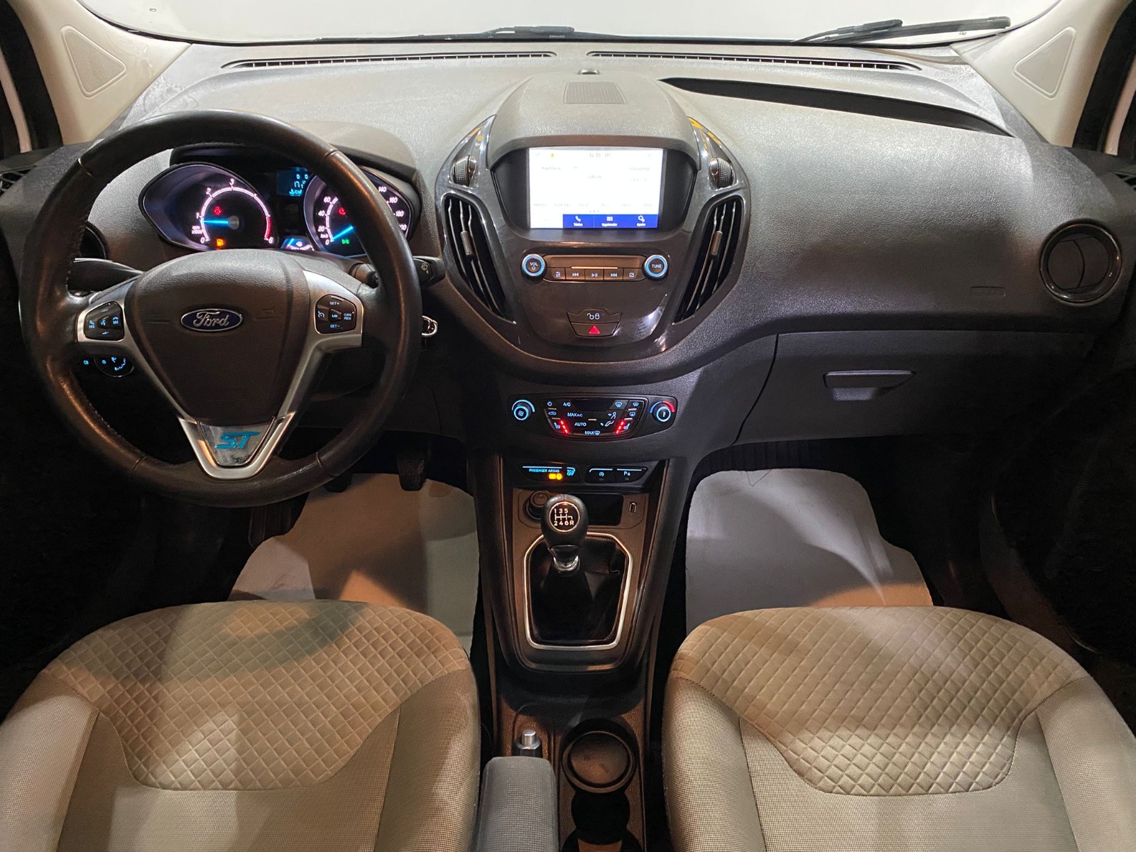 2021 Dizel Manuel Ford Tourneo Courier Beyaz Gürel Tasarım Aksesuar Otomotiv San. Tic. Ltd. Şti.