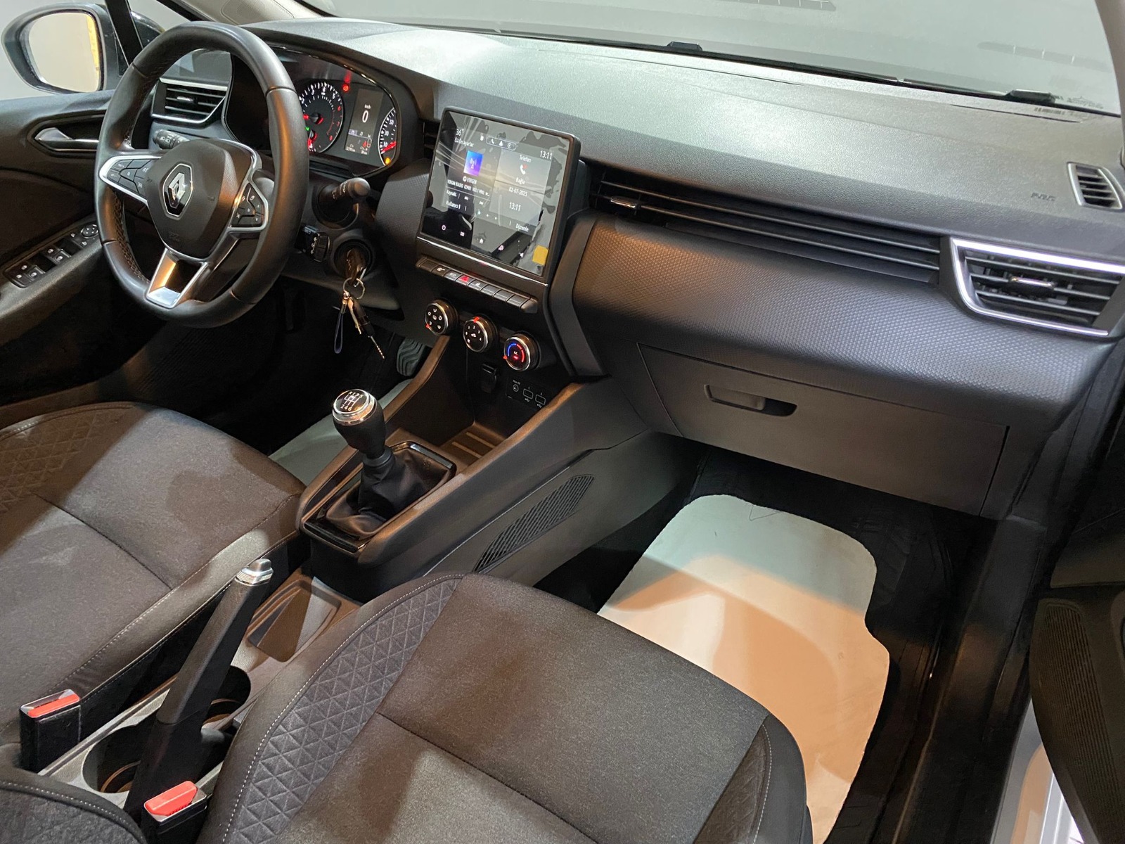 2023 Benzin Manuel Renault Clio Beyaz Gürel Tasarım Aksesuar Otomotiv San. Tic. Ltd. Şti.