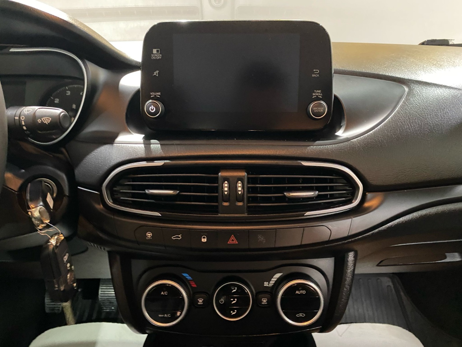 2023 Benzin Manuel Fiat Egea Kırmızı Gürel Tasarım Aksesuar Otomotiv San. Tic. Ltd. Şti.