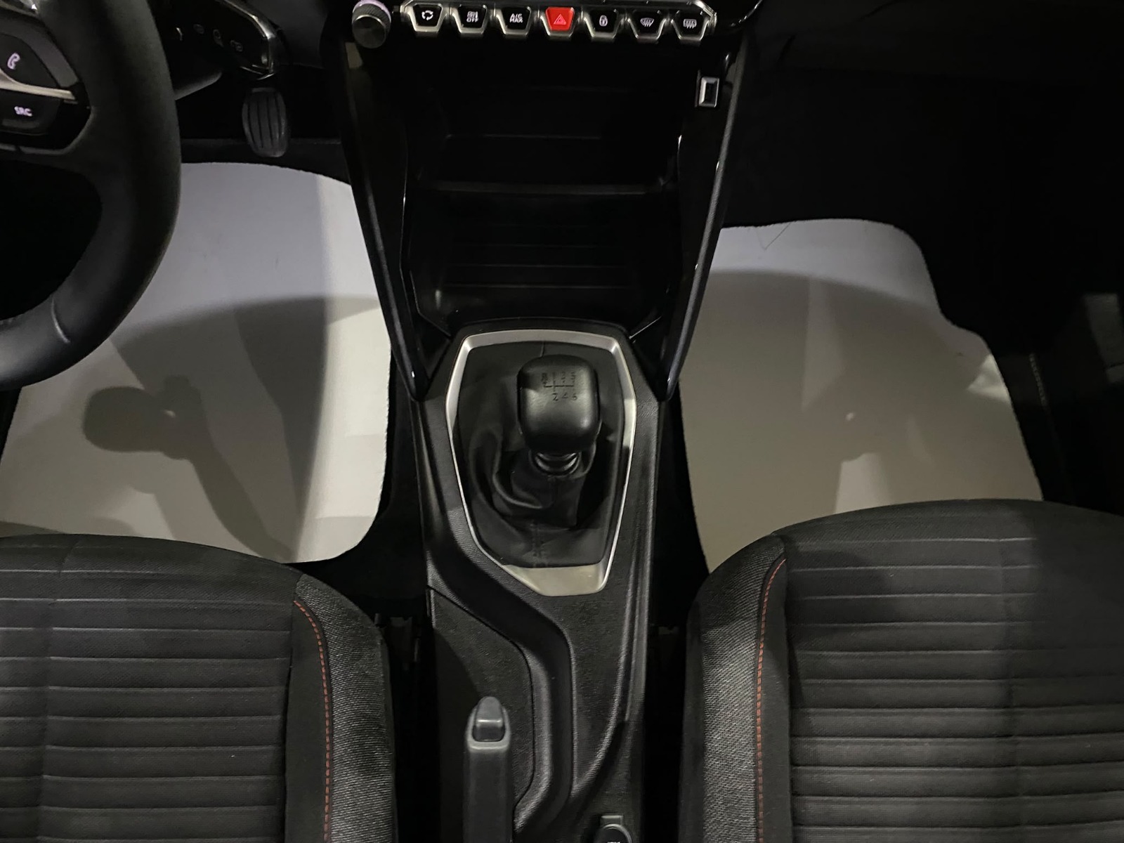 2021 Benzin Manuel Peugeot 2008 Gri Gürel Tasarım Aksesuar Otomotiv San. Tic. Ltd. Şti.