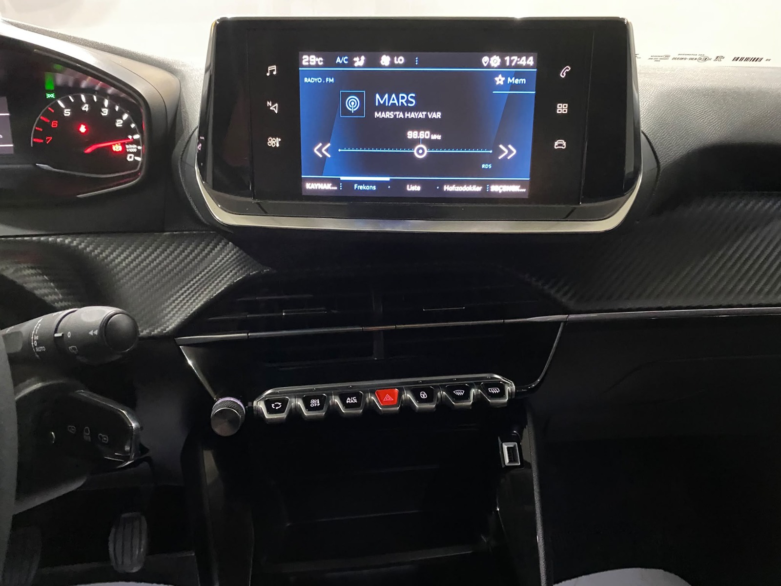 2021 Benzin Manuel Peugeot 2008 Gri Gürel Tasarım Aksesuar Otomotiv San. Tic. Ltd. Şti.