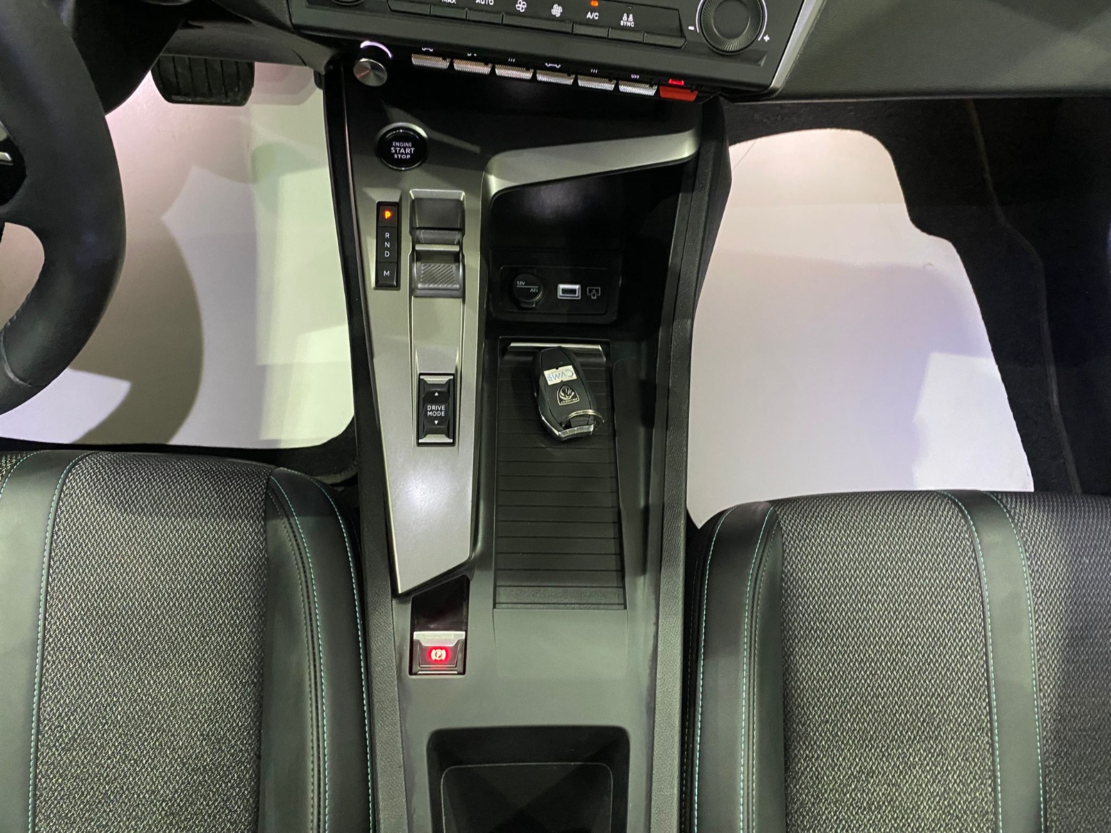 2025 Benzin Otomatik Peugeot 408 Mavi Gürel Tasarım Aksesuar Otomotiv San. Tic. Ltd. Şti.