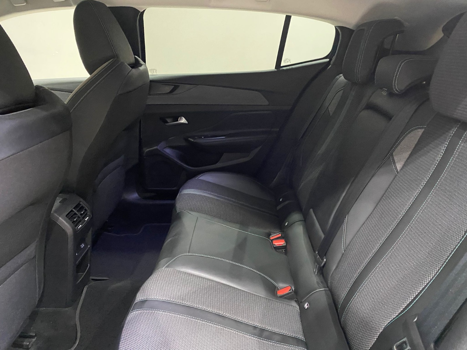 2025 Benzin Otomatik Peugeot 408 Mavi Gürel Tasarım Aksesuar Otomotiv San. Tic. Ltd. Şti.
