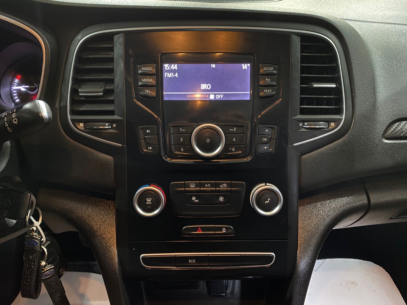 2017 Benzin Manuel Renault Megane Beyaz Gürel Tasarım Aksesuar Otomotiv San. Tic. Ltd. Şti.