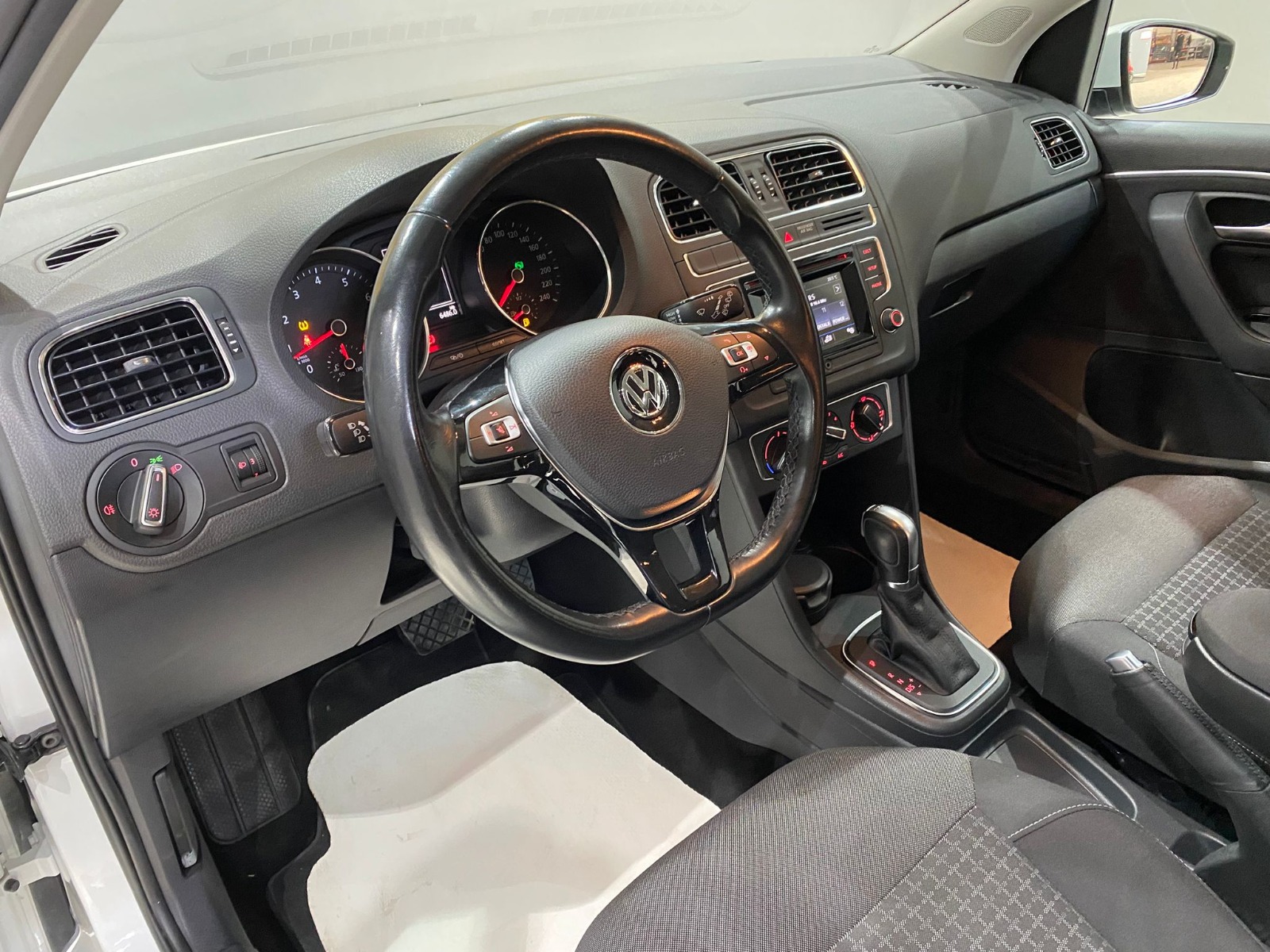 TaksitliOto.Net | 2.El Volkswagen Polo Hatchback 1.2 TSI BMT Comfortline DSG | Otomatik & Benzin | Beyaz | İzmir.2el 2016 Benzin Otomatik Volkswagen Polo Beyaz Gürel Tasarım Aksesuar Otomotiv San. Tic. Ltd. Şti.