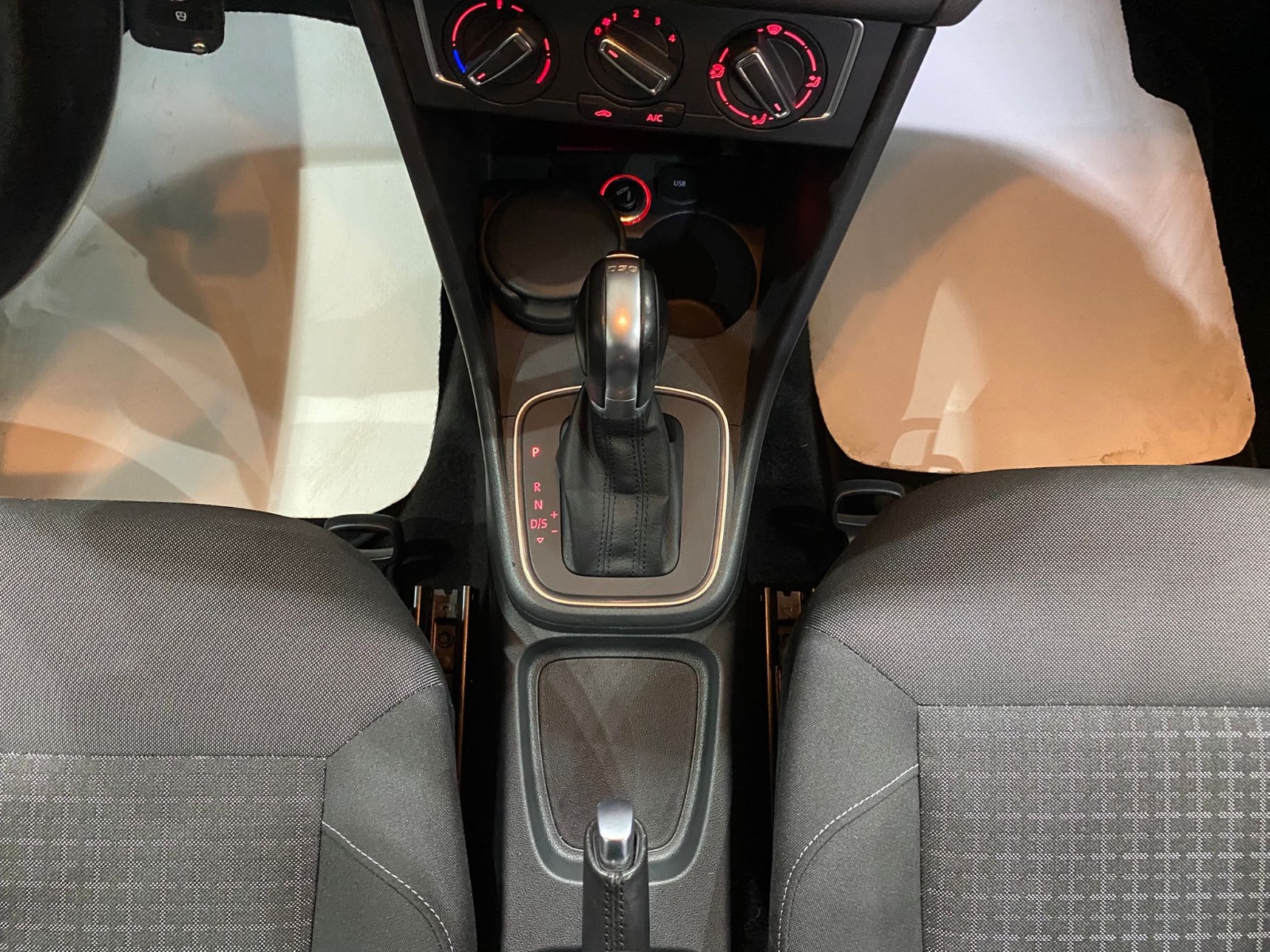 TaksitliOto.Net | 2.El Volkswagen Polo Hatchback 1.2 TSI BMT Comfortline DSG | Otomatik & Benzin | Beyaz | İzmir.2el 2016 Benzin Otomatik Volkswagen Polo Beyaz Gürel Tasarım Aksesuar Otomotiv San. Tic. Ltd. Şti.