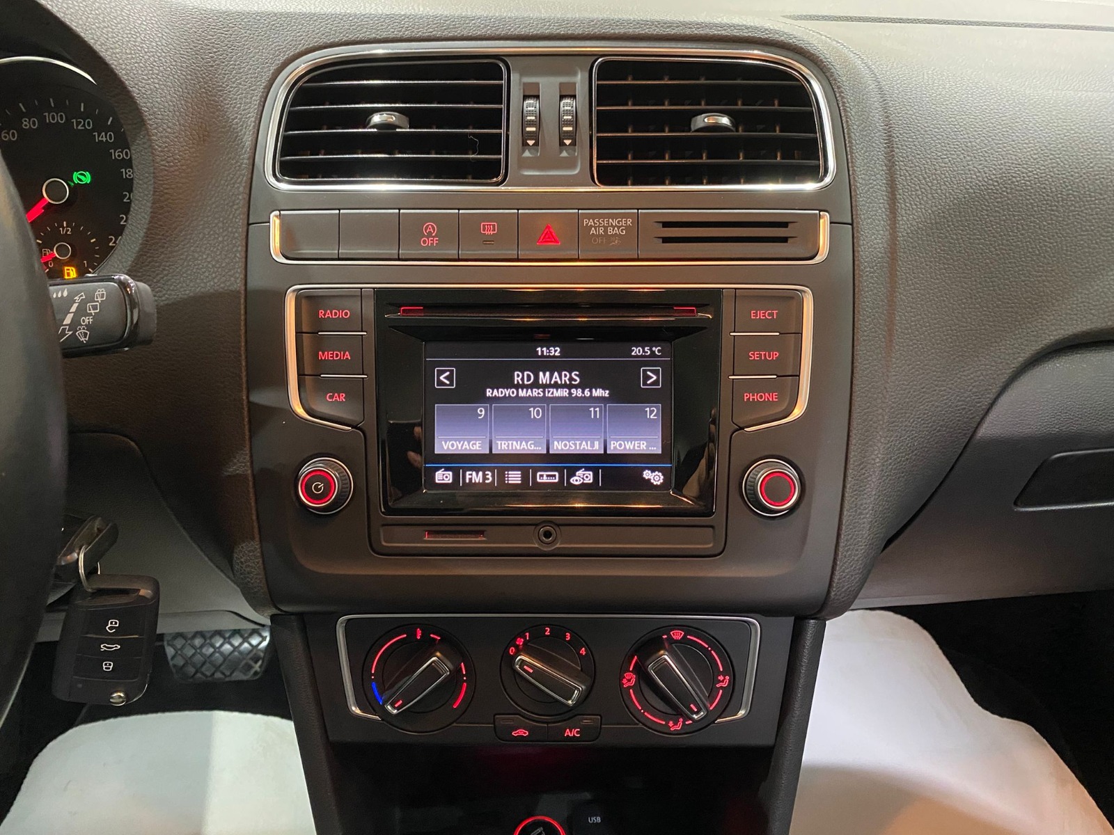 TaksitliOto.Net | 2.El Volkswagen Polo Hatchback 1.2 TSI BMT Comfortline DSG | Otomatik & Benzin | Beyaz | İzmir.2el 2016 Benzin Otomatik Volkswagen Polo Beyaz Gürel Tasarım Aksesuar Otomotiv San. Tic. Ltd. Şti.