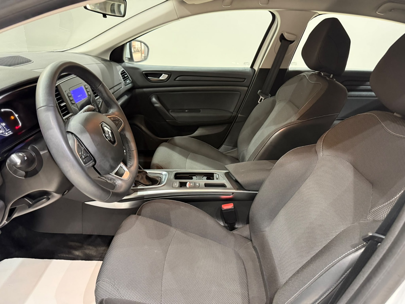 2023 Benzin Otomatik Renault Megane Beyaz Gürel Tasarım Aksesuar Otomotiv San. Tic. Ltd. Şti.
