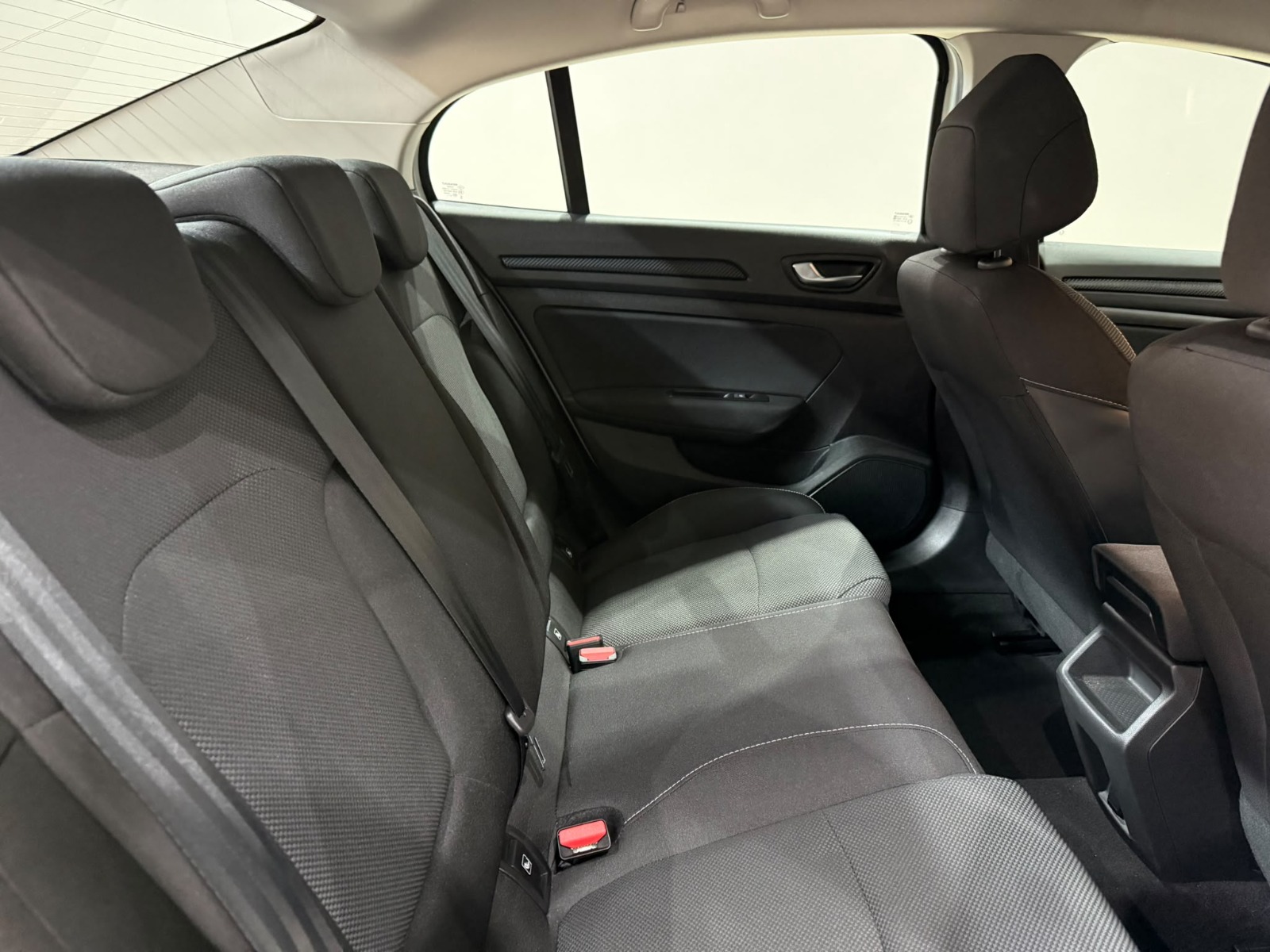 2023 Benzin Otomatik Renault Megane Beyaz Gürel Tasarım Aksesuar Otomotiv San. Tic. Ltd. Şti.