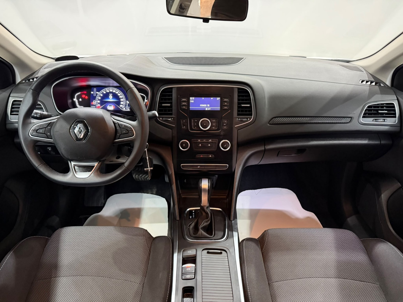 2023 Benzin Otomatik Renault Megane Beyaz Gürel Tasarım Aksesuar Otomotiv San. Tic. Ltd. Şti.