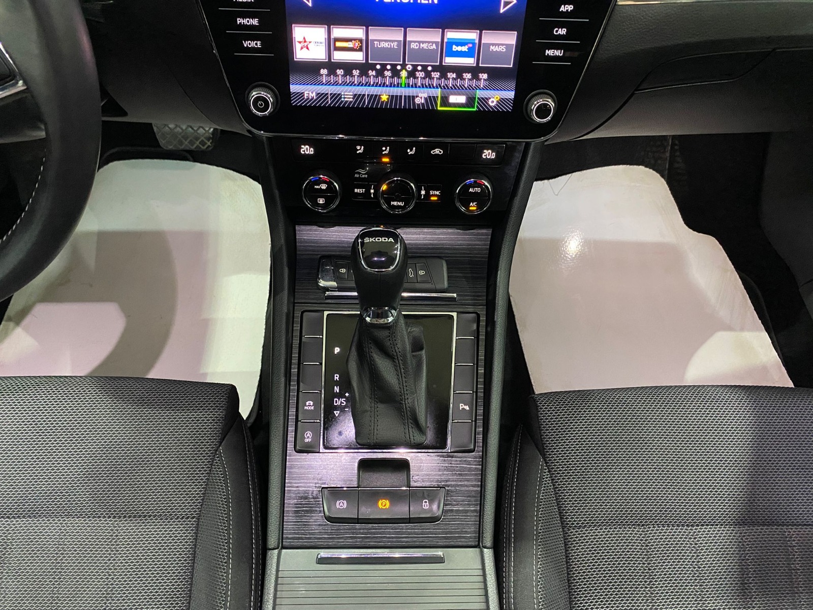 2023 Benzin Otomatik Skoda Superb Gri Gürel Tasarım Aksesuar Otomotiv San. Tic. Ltd. Şti.