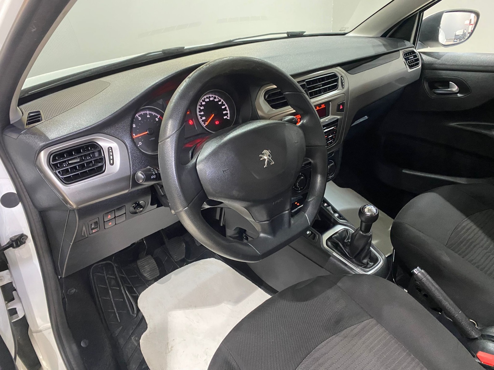 2017 Dizel Manuel Peugeot 301 Beyaz Gürel Tasarım Aksesuar Otomotiv San. Tic. Ltd. Şti.