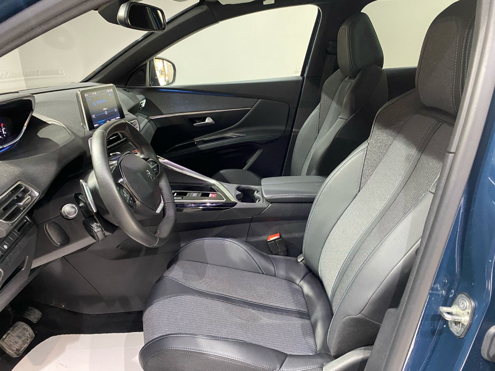 2024 Dizel Otomatik Peugeot 3008 Mavi Gürel Tasarım Aksesuar Otomotiv San. Tic. Ltd. Şti.