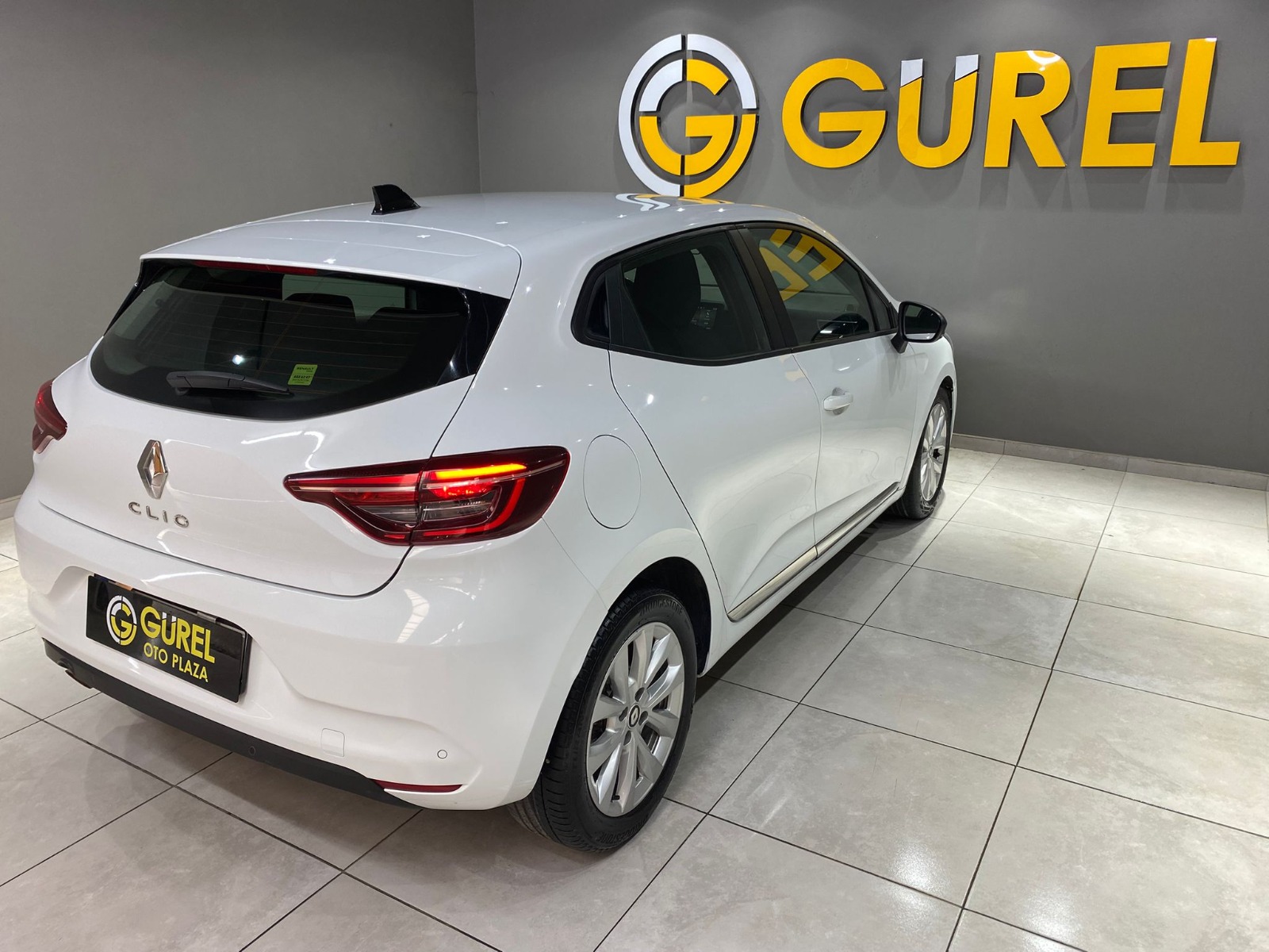 2023 Benzin Manuel Renault Clio Beyaz Gürel Tasarım Aksesuar Otomotiv San. Tic. Ltd. Şti.