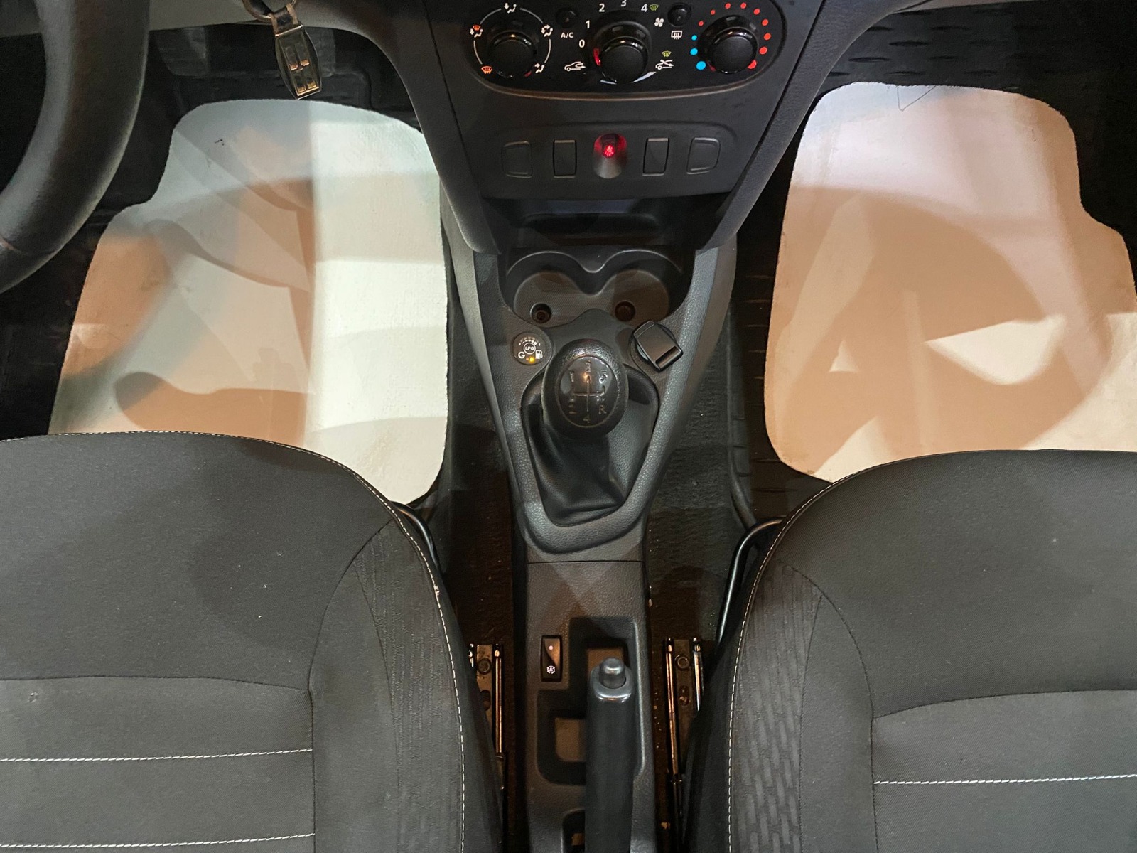 2020 Benzin + LPG Manuel Renault Symbol Beyaz Gürel Tasarım Aksesuar Otomotiv San. Tic. Ltd. Şti.