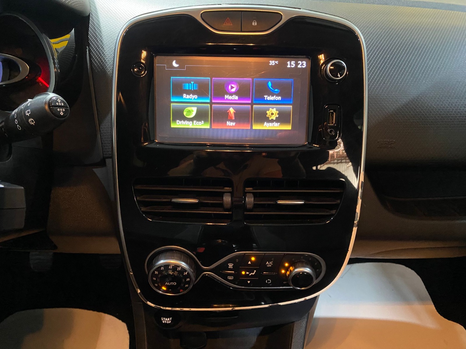 2016 Benzin Manuel Renault Clio Mavi Gürel Tasarım Aksesuar Otomotiv San. Tic. Ltd. Şti.