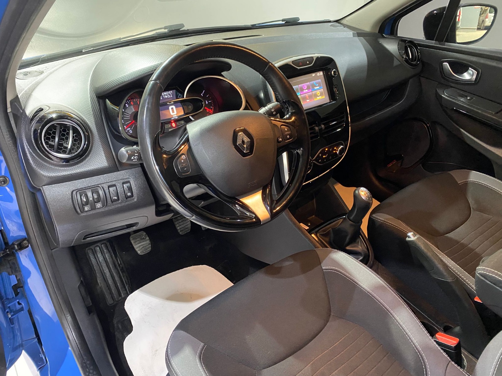 2016 Benzin Manuel Renault Clio Mavi Gürel Tasarım Aksesuar Otomotiv San. Tic. Ltd. Şti.