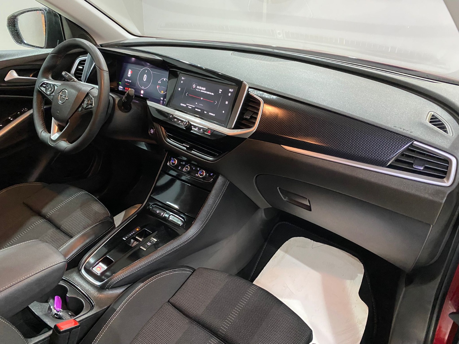 2024 Benzin Otomatik Opel Grandland Kırmızı Gürel Tasarım Aksesuar Otomotiv San. Tic. Ltd. Şti.