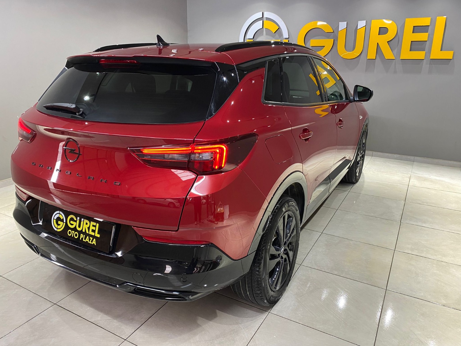 2024 Benzin Otomatik Opel Grandland Kırmızı Gürel Tasarım Aksesuar Otomotiv San. Tic. Ltd. Şti.