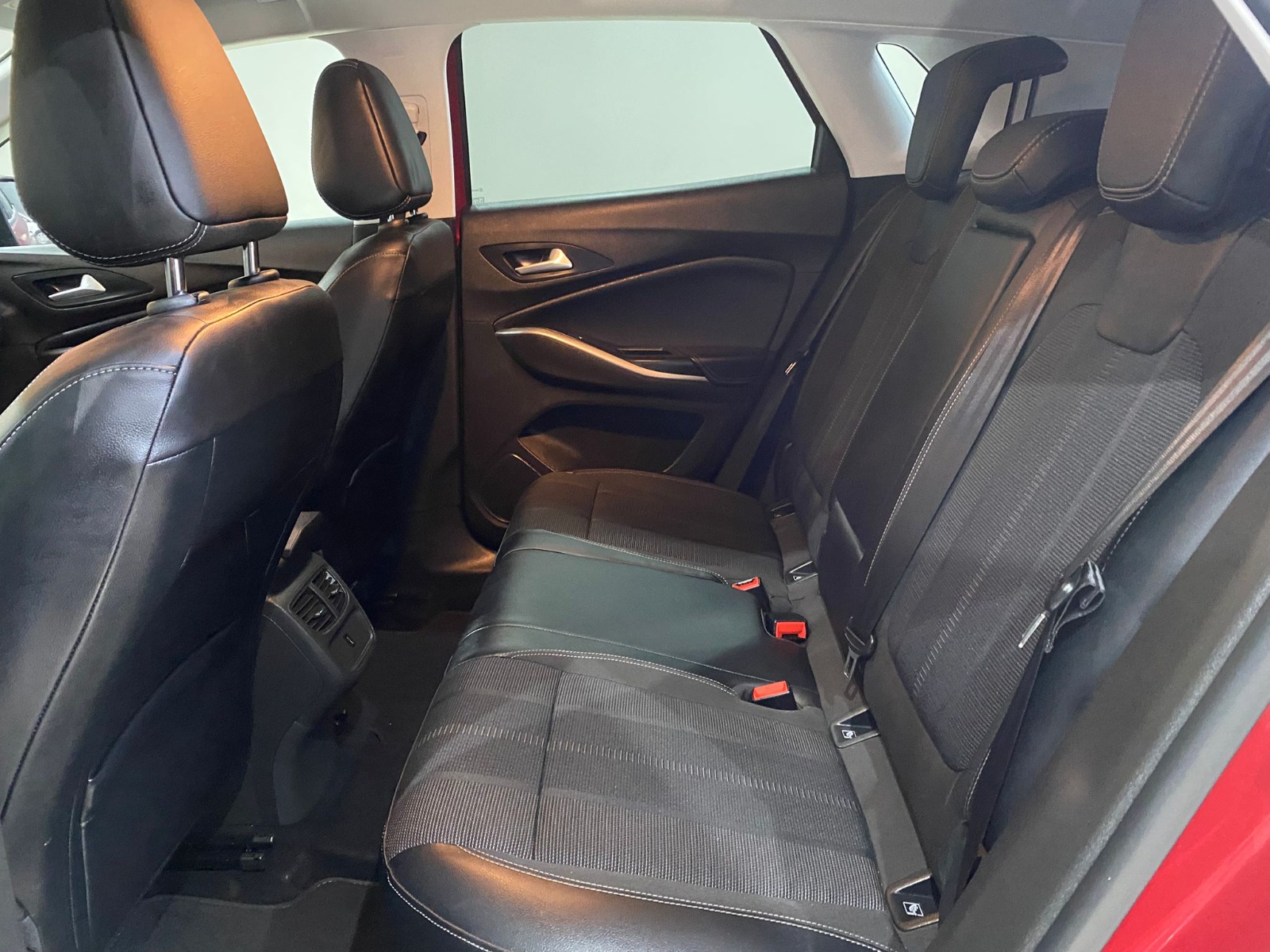 2024 Benzin Otomatik Opel Grandland Kırmızı Gürel Tasarım Aksesuar Otomotiv San. Tic. Ltd. Şti.