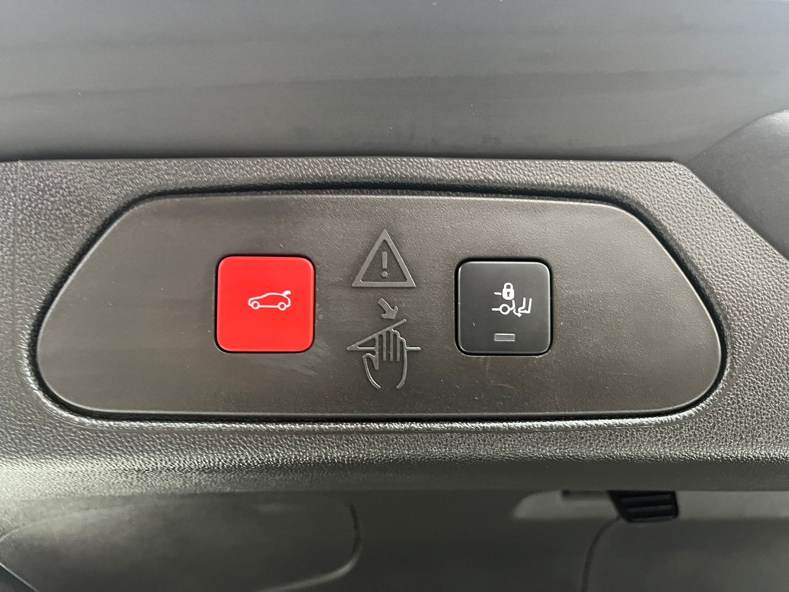 2024 Benzin Otomatik Opel Grandland Kırmızı Gürel Tasarım Aksesuar Otomotiv San. Tic. Ltd. Şti.