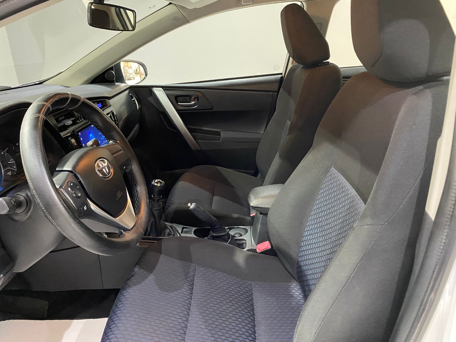 2015 Benzin Manuel Toyota Auris Beyaz Gürel Tasarım Aksesuar Otomotiv San. Tic. Ltd. Şti.