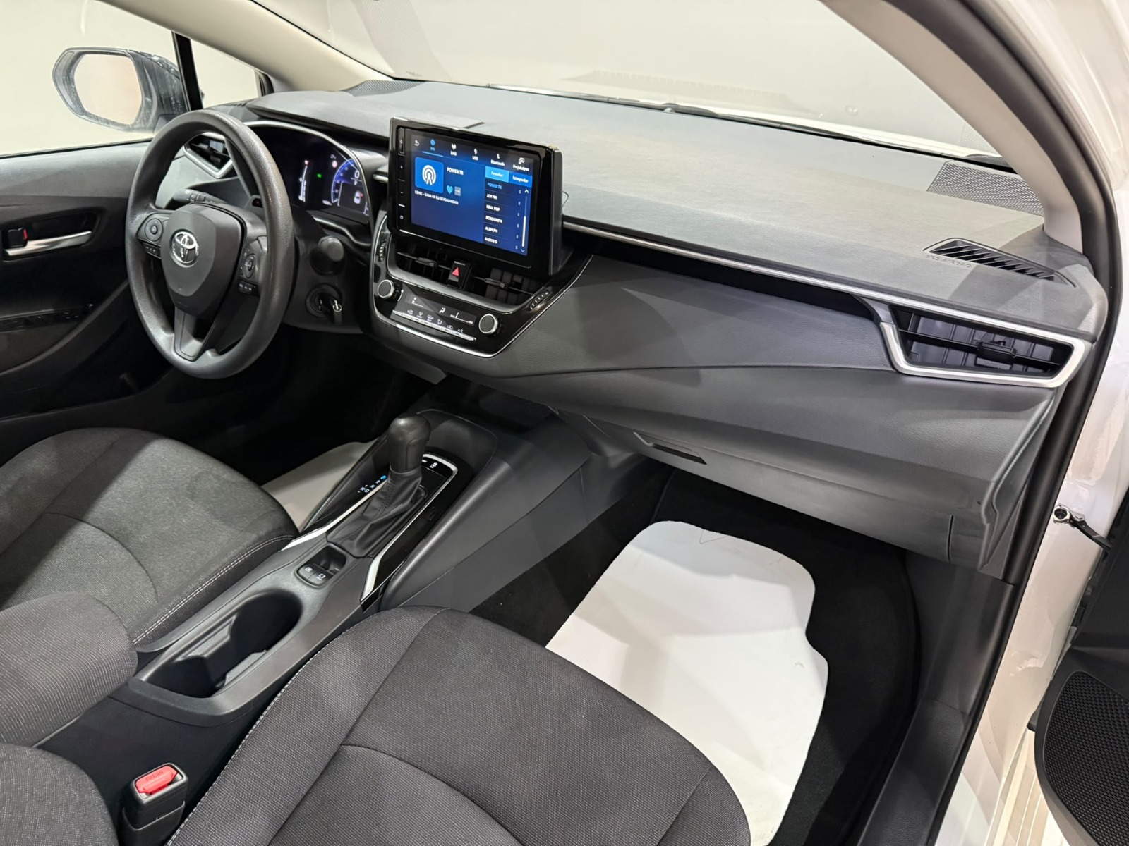 2026 Benzin Otomatik Toyota Corolla Beyaz Gürel Tasarım Aksesuar Otomotiv San. Tic. Ltd. Şti.