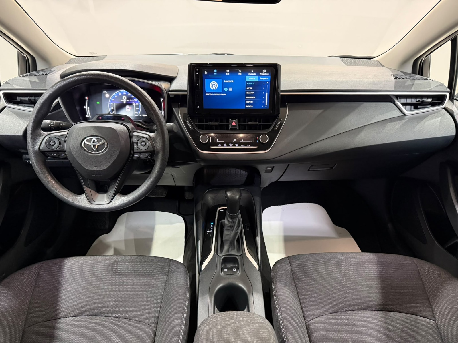 2026 Benzin Otomatik Toyota Corolla Beyaz Gürel Tasarım Aksesuar Otomotiv San. Tic. Ltd. Şti.
