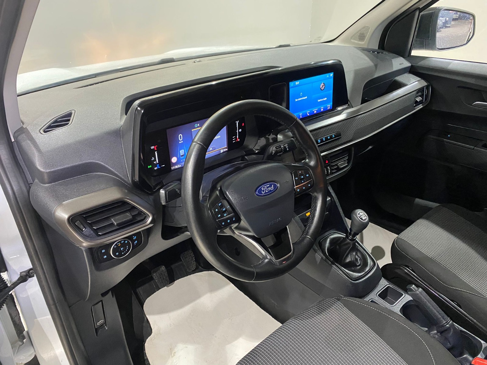 2024 Dizel Manuel Ford Transit Courier Beyaz Gürel Tasarım Aksesuar Otomotiv San. Tic. Ltd. Şti.