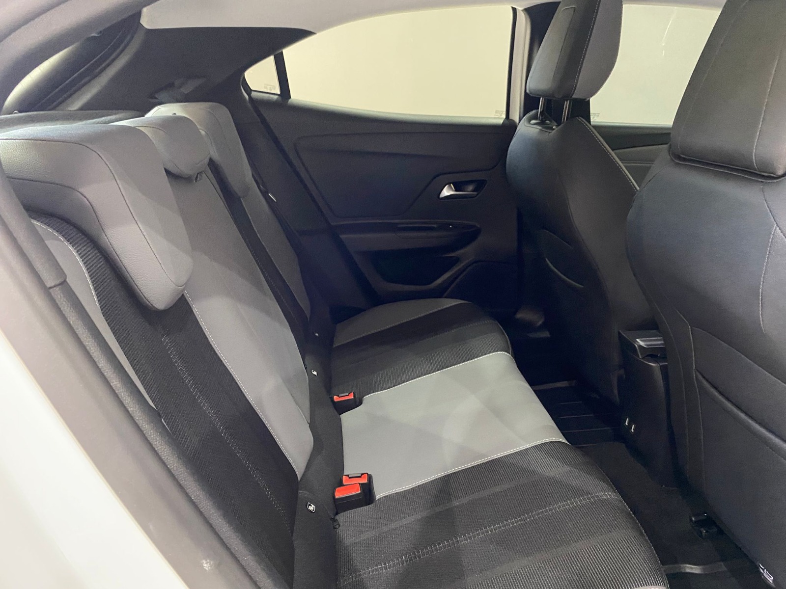2024 Benzin Otomatik Opel Mokka Beyaz Gürel Tasarım Aksesuar Otomotiv San. Tic. Ltd. Şti.