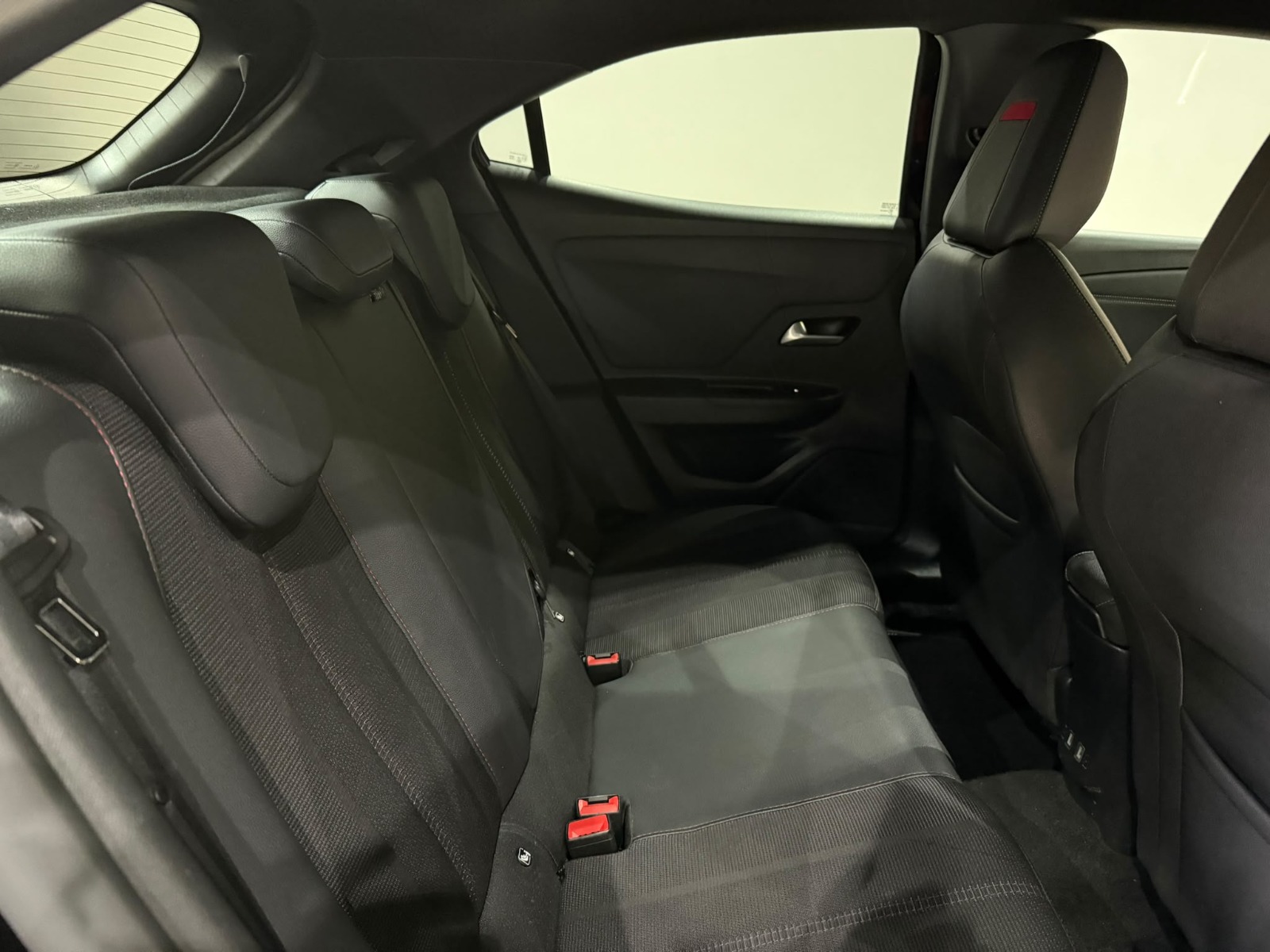 2021 Benzin Otomatik Opel Mokka Siyah Gürel Tasarım Aksesuar Otomotiv San. Tic. Ltd. Şti.