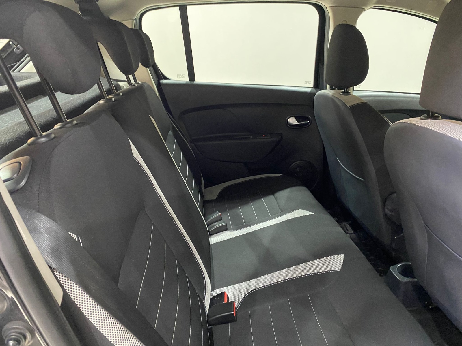 2019 Benzin Manuel Dacia Sandero Siyah Gürel Tasarım Aksesuar Otomotiv San. Tic. Ltd. Şti.