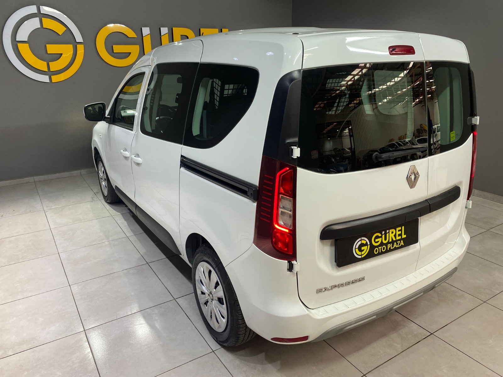 2023 Dizel Manuel Renault Express Beyaz Gürel Tasarım Aksesuar Otomotiv San. Tic. Ltd. Şti.