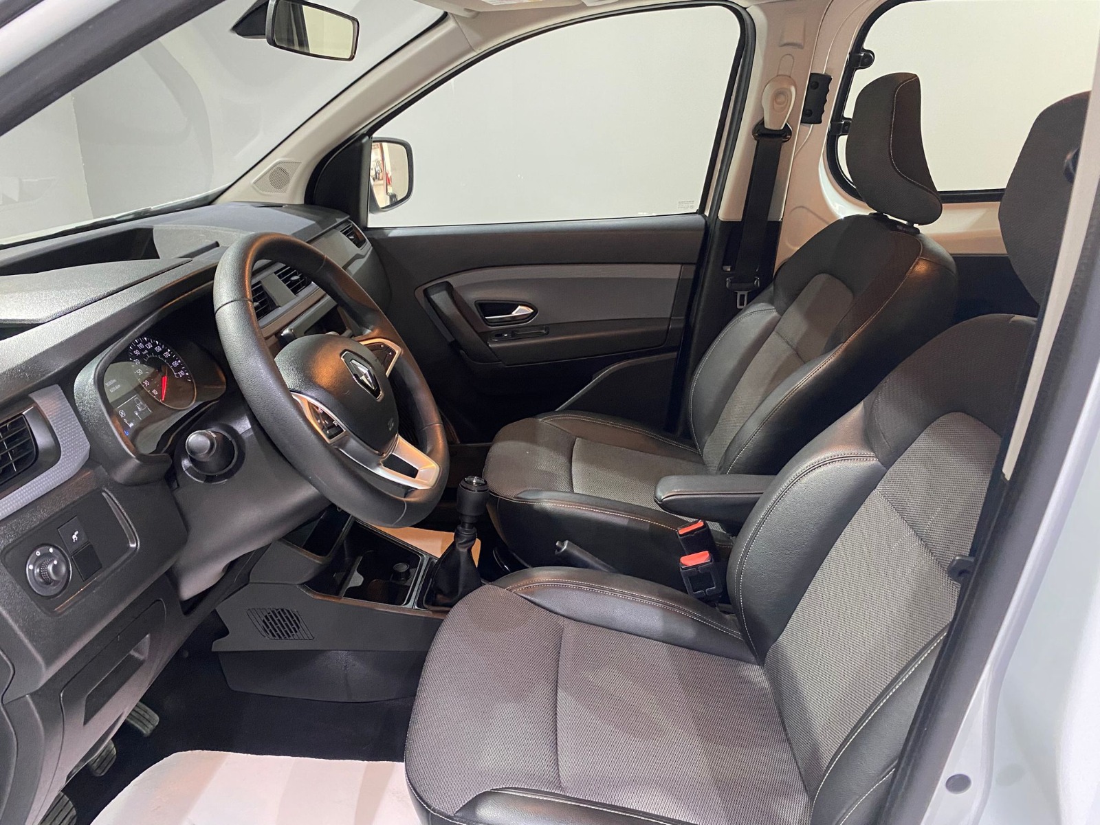 2023 Dizel Manuel Renault Express Beyaz Gürel Tasarım Aksesuar Otomotiv San. Tic. Ltd. Şti.