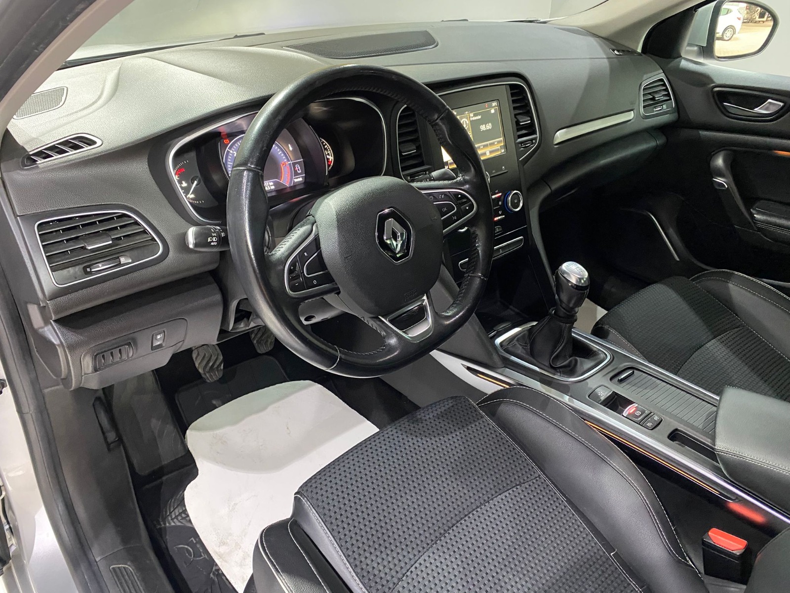 2016 Dizel Manuel Renault Megane Gümüş Gri Gürel Tasarım Aksesuar Otomotiv San. Tic. Ltd. Şti.