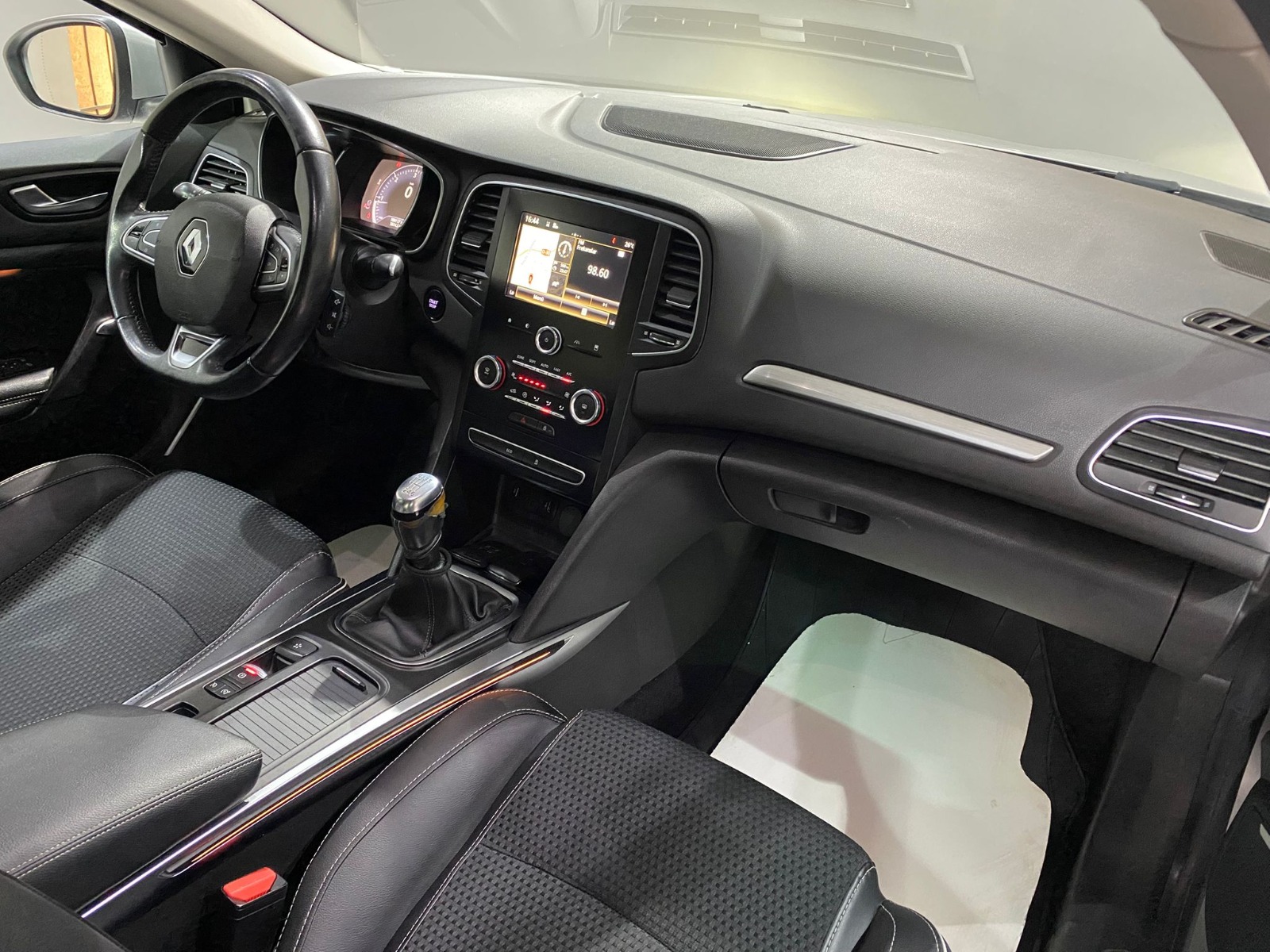 2016 Dizel Manuel Renault Megane Gümüş Gri Gürel Tasarım Aksesuar Otomotiv San. Tic. Ltd. Şti.