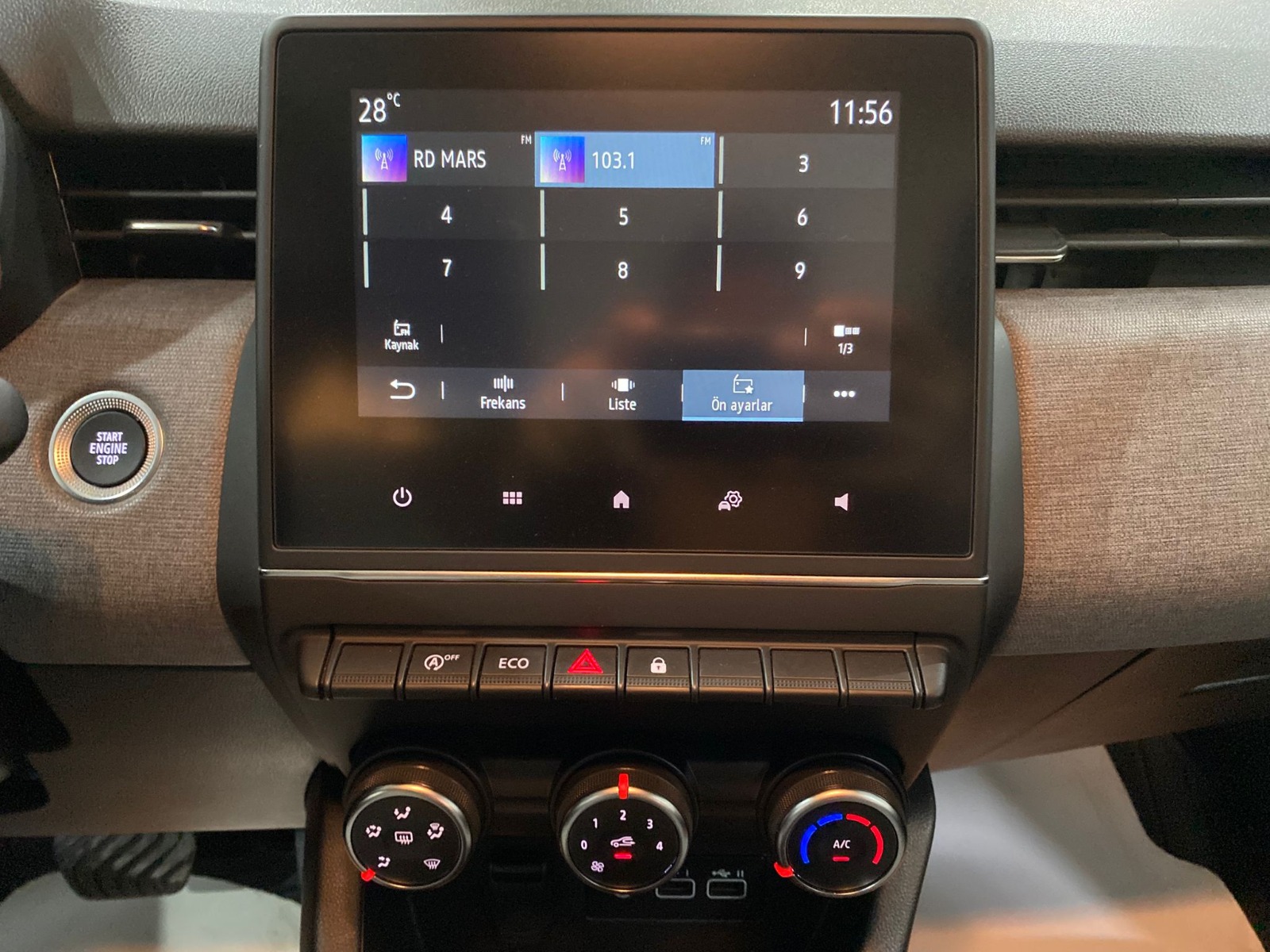 2024 Benzin Otomatik Renault Clio Mavi Gürel Tasarım Aksesuar Otomotiv San. Tic. Ltd. Şti.