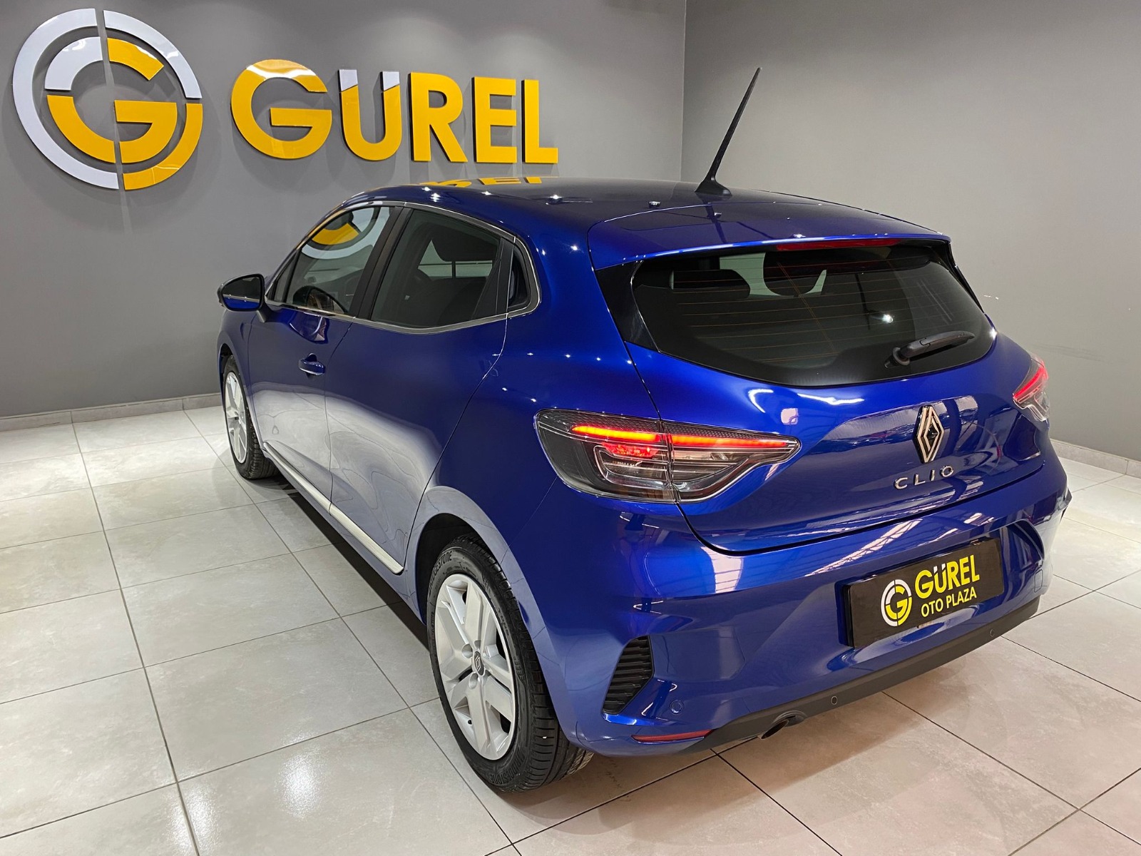 2024 Benzin Otomatik Renault Clio Mavi Gürel Tasarım Aksesuar Otomotiv San. Tic. Ltd. Şti.