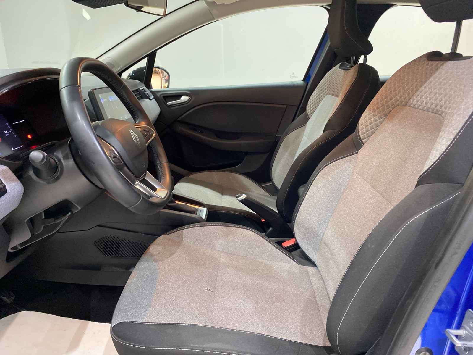 2024 Benzin Otomatik Renault Clio Mavi Gürel Tasarım Aksesuar Otomotiv San. Tic. Ltd. Şti.