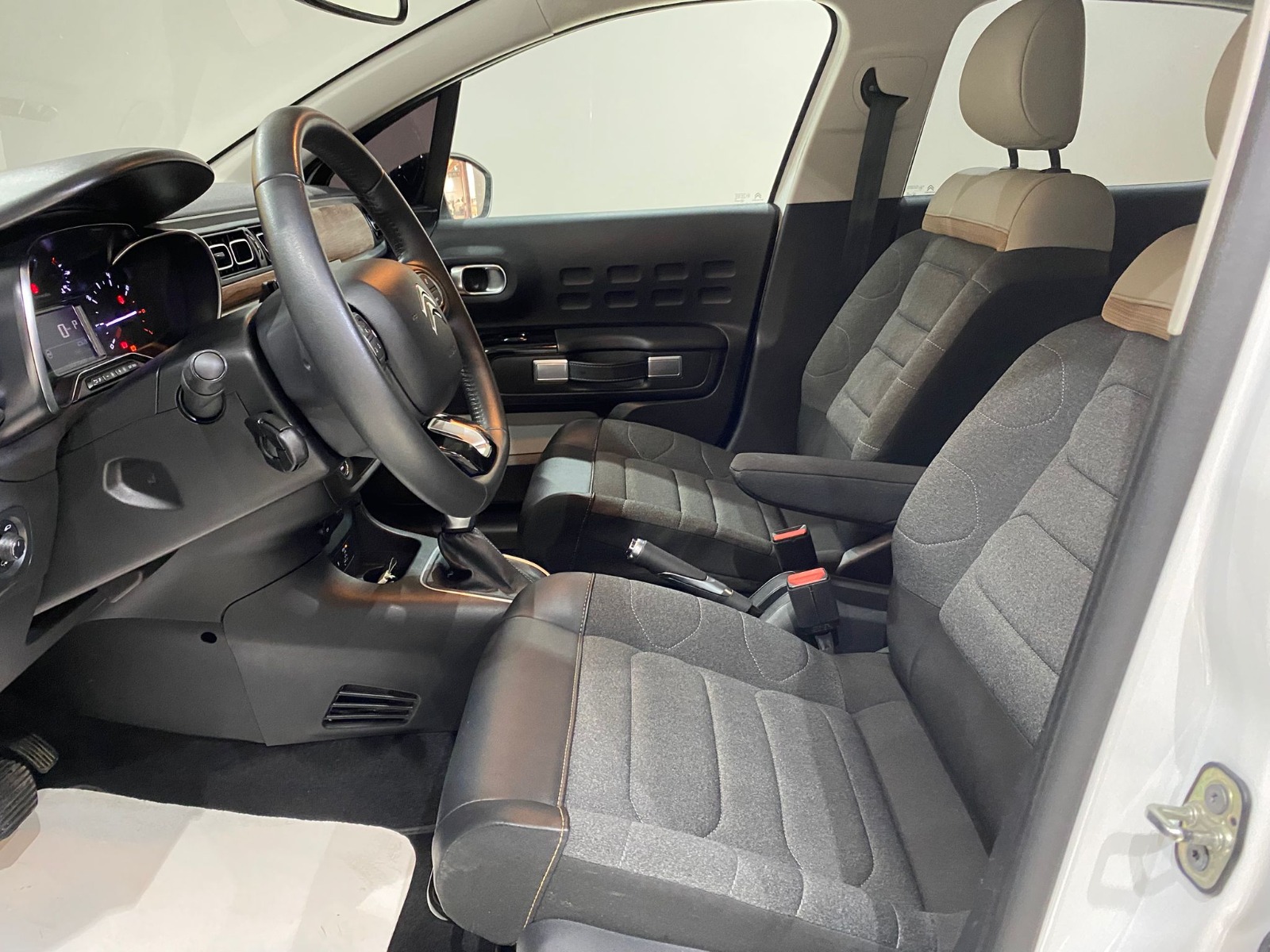 2024 Benzin Otomatik Citroen C3 Beyaz Gürel Tasarım Aksesuar Otomotiv San. Tic. Ltd. Şti.