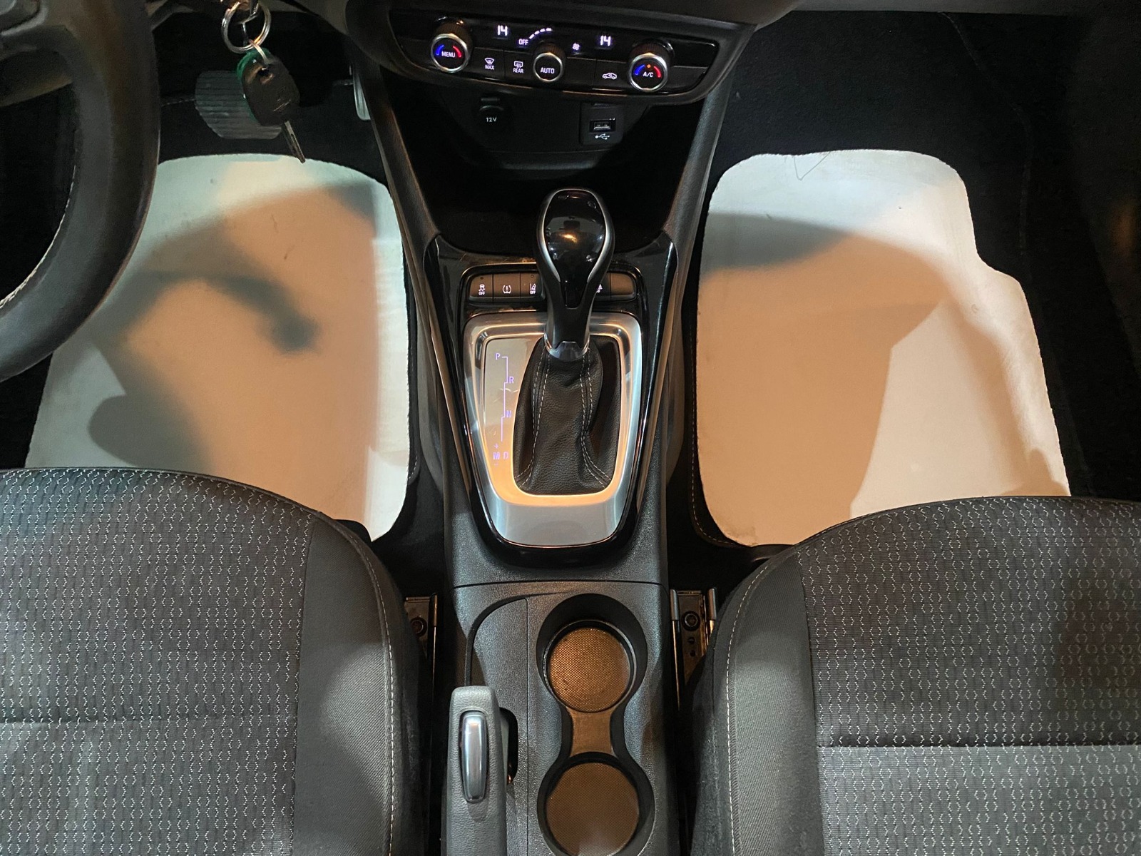 2024 Benzin Otomatik Opel Crossland Beyaz Gürel Tasarım Aksesuar Otomotiv San. Tic. Ltd. Şti.